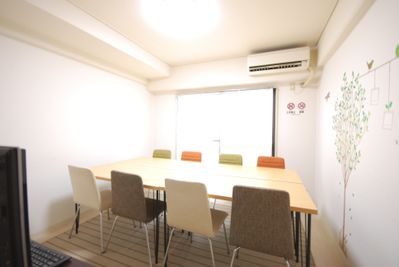 【六本木駅徒歩1分】WiFi無料＆デスクトップPC利用無料の格安な完全個室会議室 - スマートスペース六本木