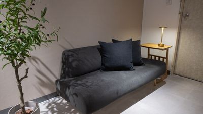 落ち着いたソファコーナー｜打ち合わせの合間に一息 - BASEON淀屋橋 淀屋橋駅 徒歩1分｜貸会議室｜会議・商談にの室内の写真