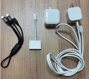 各スマホ充電器、アダプターも充実！ほとんど機種に対応！ - リコアスペース 北品川 リコアスペース北品川｜会議室・セミナー・スポーツ観戦・動画撮影の設備の写真