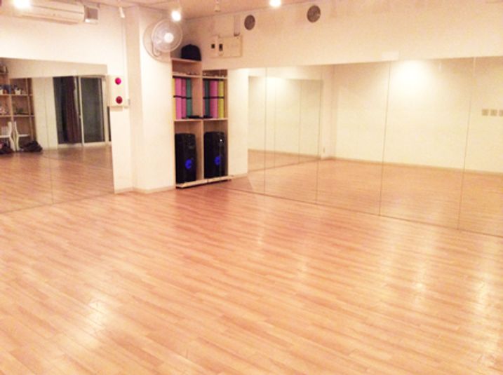 ダンススペースDD スタジオ貸切の室内の写真