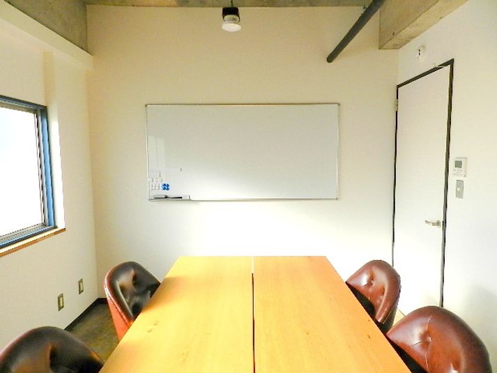 ネクスタ千葉新宿 会議室の室内の写真