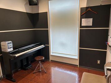 ＜Room 605＞ヤマハミュージック直営教室！【浜松駅徒歩5分】管楽器や弦楽器などの練習ができるお部屋です♪ - ミュージックアベニュー浜松