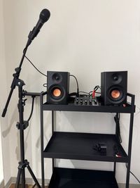 ミキサー:YAMAHA AG06mk2
スピーカー:Edifier MH3
マイク Audiotechnica
ご自身のスマホやPCを繋いでもご使用可能です - スタジオ アリア スタジオ１　防音室、楽器やスピーカーが使えるレンタルスペースの設備の写真