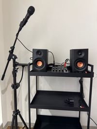 ミキサー:YAMAHA AG06mk2
スピーカー:Edifier MH3
マイク Audiotechnica
ご自身のスマホやPCを繋いでもご使用可能です - スタジオ アリア スタジオ2　防音室、楽器やスピーカーが使えるレンタルスペースの設備の写真