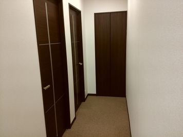 サロンスペース前（廊下） - Ruila Pure サロンスペースの入口の写真