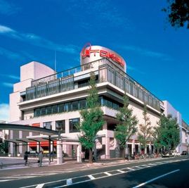 東急百貨店日吉店の外観 - CocoDesk [LV-01] 東急百貨店日吉店　本館3F 連絡通路側エレベーター前　１番ブース CocoDesk [LV-01]の外観の写真