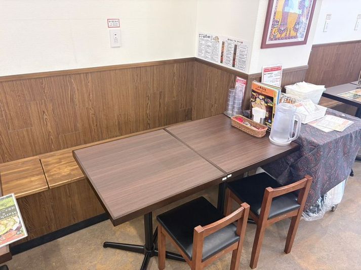 テーブル4名席 - ターリー屋　新宿明治通り店