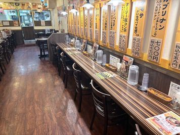 【中野駅徒歩3分】Wi-Fi完備、作業や勉強に最適なインド定食ターリー屋店内のワークスペース - ターリー屋　中野サンモール店
