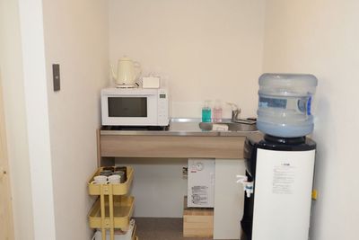 ウォーターサーバー、カフェコーナーのご用意がございます - Share Office Hello! コワーキングスペース｜ドロップインの設備の写真