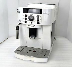 De'LonghiマグニフィカS(¥1,000)
※コーヒー豆は別途
 - ZOU CREATIVE KITCHEN 【多目的スペース】セミナー･交流会・上映会・ヨガ・展示会etcの設備の写真