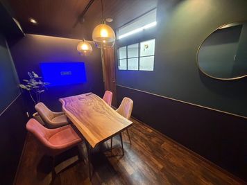 モニター付きカウンセリングルーム - Beauty Salon S class 【リクライニングチェアブース】ビューティーサロンSclassの室内の写真