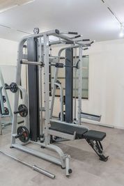 初心者から上級者まで使いやすいトレーニング設備 - 女性専用セミパーソナルジムNohea 高宮店 レンタルジムの設備の写真