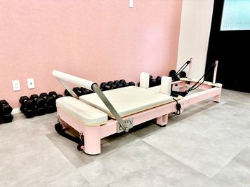 ピラティス・コンディショニングにも対応した充実設備 - 女性専用セミパーソナルジムNohea 高宮店 レンタルジムの設備の写真