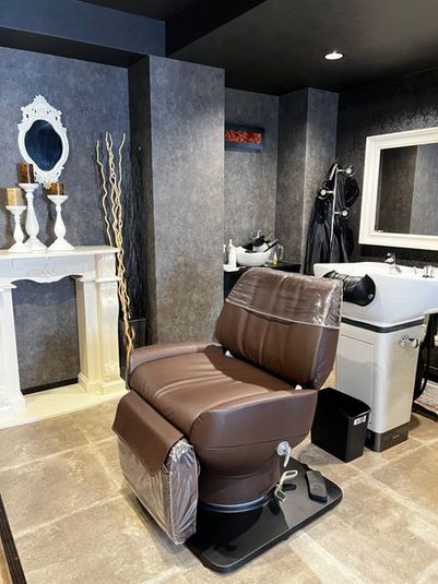 電動リラグゼーションバックシャンプー台
落ち着いた雰囲気でヘッドスパなどに便利 - Bloom Beauty School Bloom(ブルーム) 大阪上本町・谷町九丁目の室内の写真