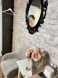 まつエク・まつげパーマ等のお客様にお待ちいただくスペース - Bloom Beauty School Bloom(ブルーム) 大阪上本町・谷町九丁目の室内の写真