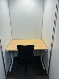 【TS-R12】✨会議室より安い!🙋お一人様専用個室🏢静かな環境での勉強、テレワークにピッタリ! - 日本橋ライズオフィス