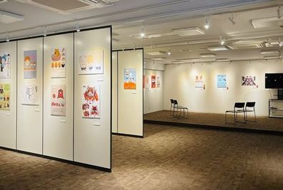多元文化会館 多目的スペース・アート展示の室内の写真