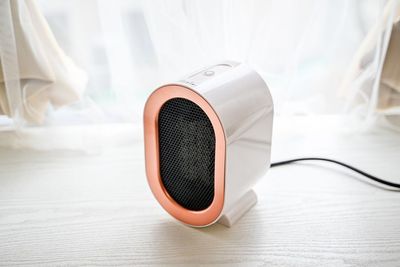 手元・足元ヒーター - レンタルサロンMint 【４０３】(旧 Rocca) 名古屋 レンタルサロン│金山駅２分✨完全個室✨地域最安値！の室内の写真