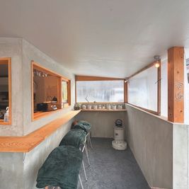隠れ家的なカフェスペース - LUMBER BETON VALLEY 【共用】【時間貸し】クオリー　Quarryの室内の写真