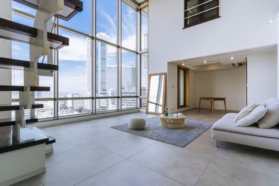 代々木のお洒落なフォトスタジオです📷
高層マンションのため、眺望良好です。 - Relax studio 代々木 Relax studio 代々木｜天井高5ｍ🌟撮影スタジオ📷の室内の写真