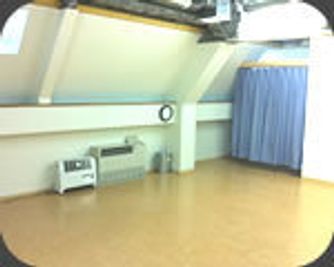 ダンスやお芝居のワークショップ、壁一面が鏡！ダンスやヨガの教室として最適なスペース - スタジオ ルゥ