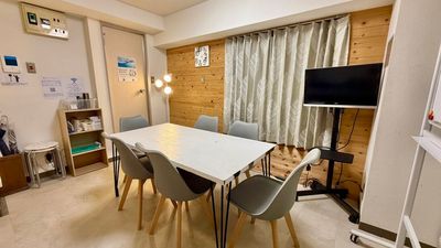 RAKUNA新宿Ⅳ A会議室の室内の写真