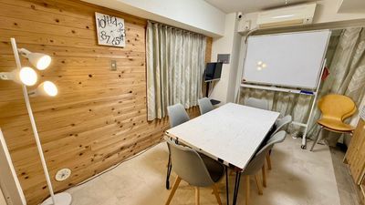 RAKUNA新宿Ⅳ A会議室の室内の写真