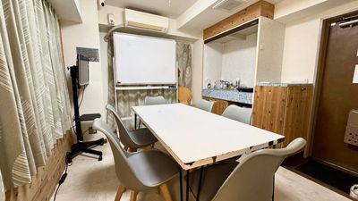 RAKUNA新宿Ⅳ A会議室の室内の写真