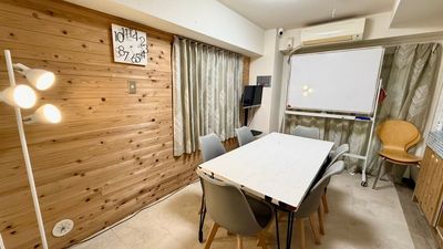 RAKUNA新宿Ⅳ A会議室の室内の写真