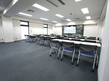 名古屋会議室 ナカトウ丸の内ビル店 第1会議室（1/4収容）の室内の写真