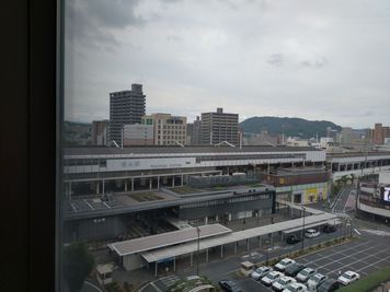 7階窓から福山駅を一望。新幹線停車駅から徒歩1分の希少立地です。 - キョーエイ三之丸ビル レンタルスペース　TERRAのその他の写真