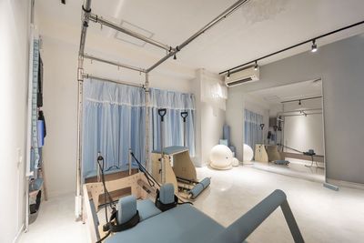 【8月限定価格‼️】キャフォーマー・チェア完備｜心斎橋・なんば徒歩圏のレンタルピラティススタジオ - rental pilates studio CARAT