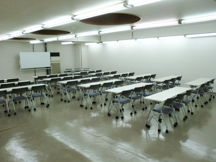 第1会議室（31～45名）5階 - 大阪会議室 新日本ビル梅田店
