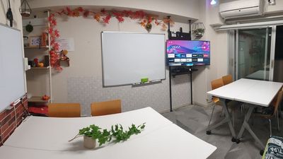 Bloom Space 大門 Bloom Space 大門　シンプルで使いやすい会議室の室内の写真
