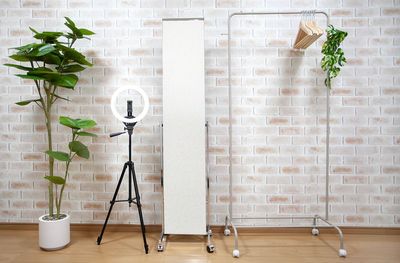 LEDライト、ミラー、ハンガーラック - レンタルスペース RMサテライト中野の設備の写真