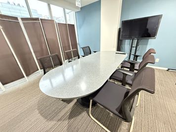 【大会議室】広島市中心部で、最大8名まで利用できる大会議室 - バルコムシェアオフィス