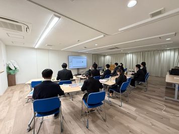 広島市中心部、最大63名収容の多目的セミナー会場 - バルコムシェアオフィス
