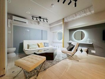Luxury Sweet Beauty LSB8F 美容室、ネイル、アイ、ヘッド、エステ美容専門スペースの室内の写真