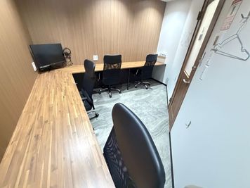 いいオフィス巣鴨 4名個室（ブース4）の室内の写真