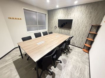 いいオフィス巣鴨 8名会議室（Room B）の室内の写真