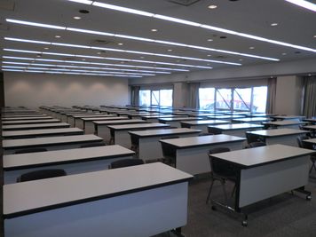 【トレードセンター前駅直結／最大150名】大阪湾を望むオーシャンビューの大型会場！待合室、喫煙所、飲食店も併設（9:30-17:30パック） - 大阪会議室 ATC HALL大阪南港店