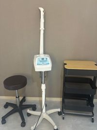 スチーマー、ワゴン、イス - レンタルスペース サロン　レンタルスペースの設備の写真