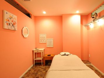 女性施術部屋 - relaxation salon totora 【垂水駅1分】美容・健康レンタルサロン◇多目的スペース個室の室内の写真