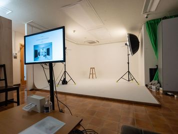 モニタリングスペースからの白ホリ - LOOP HAKATA 101STUDIO LOOP HAKATA101STUDIOの室内の写真