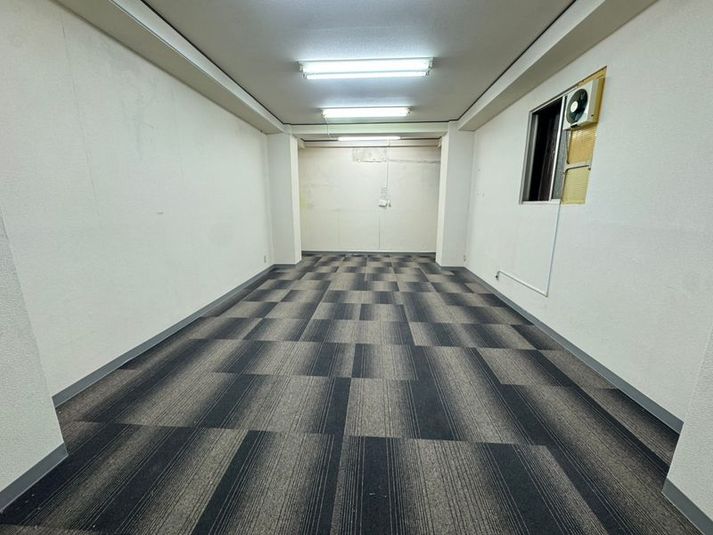 レンタルスペースオリーブ 小倉店 OLIVE【オリーブ】小倉店　広い・安い・綺麗な会議室の室内の写真