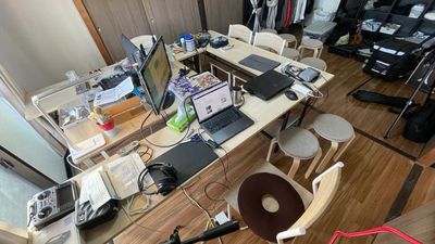 赤堀ドローン空撮事務所 会議室 キッチン付きレンタルスペースの室内の写真