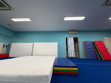 ルナスタジオ体操教室 ✨オープン記念価格✨35坪広々！体操・ダンス・ヨガ対応の設備の写真