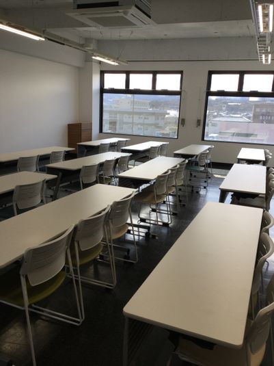 よろずや文具店 3F compartir - シェアスペース