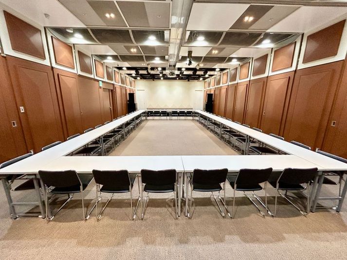 【机・椅子利用時はレイアウト変更オプションのお申込みが必要です】- TIME SHARING 山野楽器銀座本店 7階の写真 - TIME SHARING GINZA4-5-6 山野楽器銀座本店ビル 7階の室内の写真
