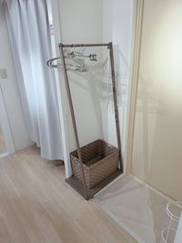ハンガーラック - Pilates Studio Lui 外苑前店 【基本プラン】キャフォーマー・チェア・バレル完備の設備の写真